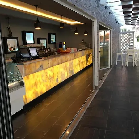 Ξενοδοχείο Ermiri Palace 4*