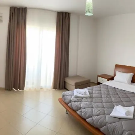 מלון Ermiri Palace