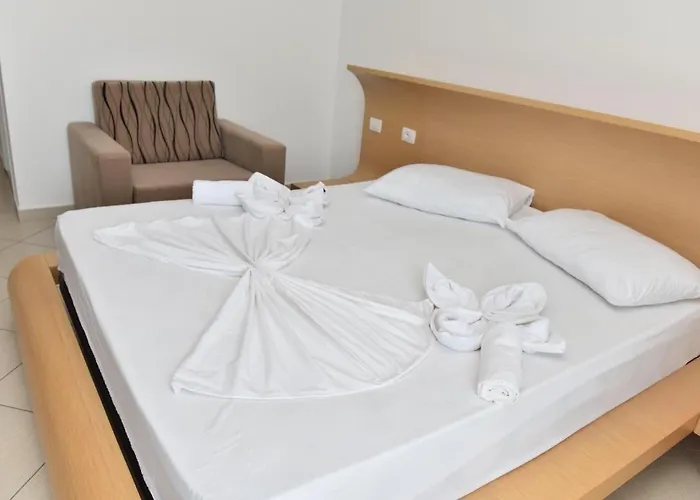 Ermiri Palace ホテル Shëngjin