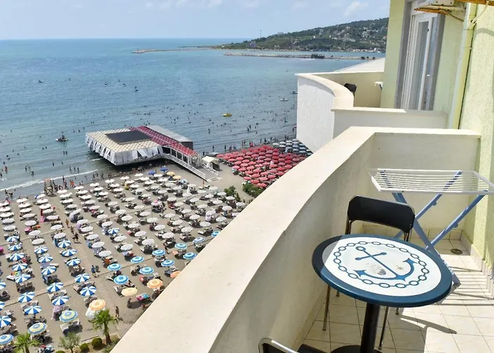 Ermiri Palace ホテル 4*